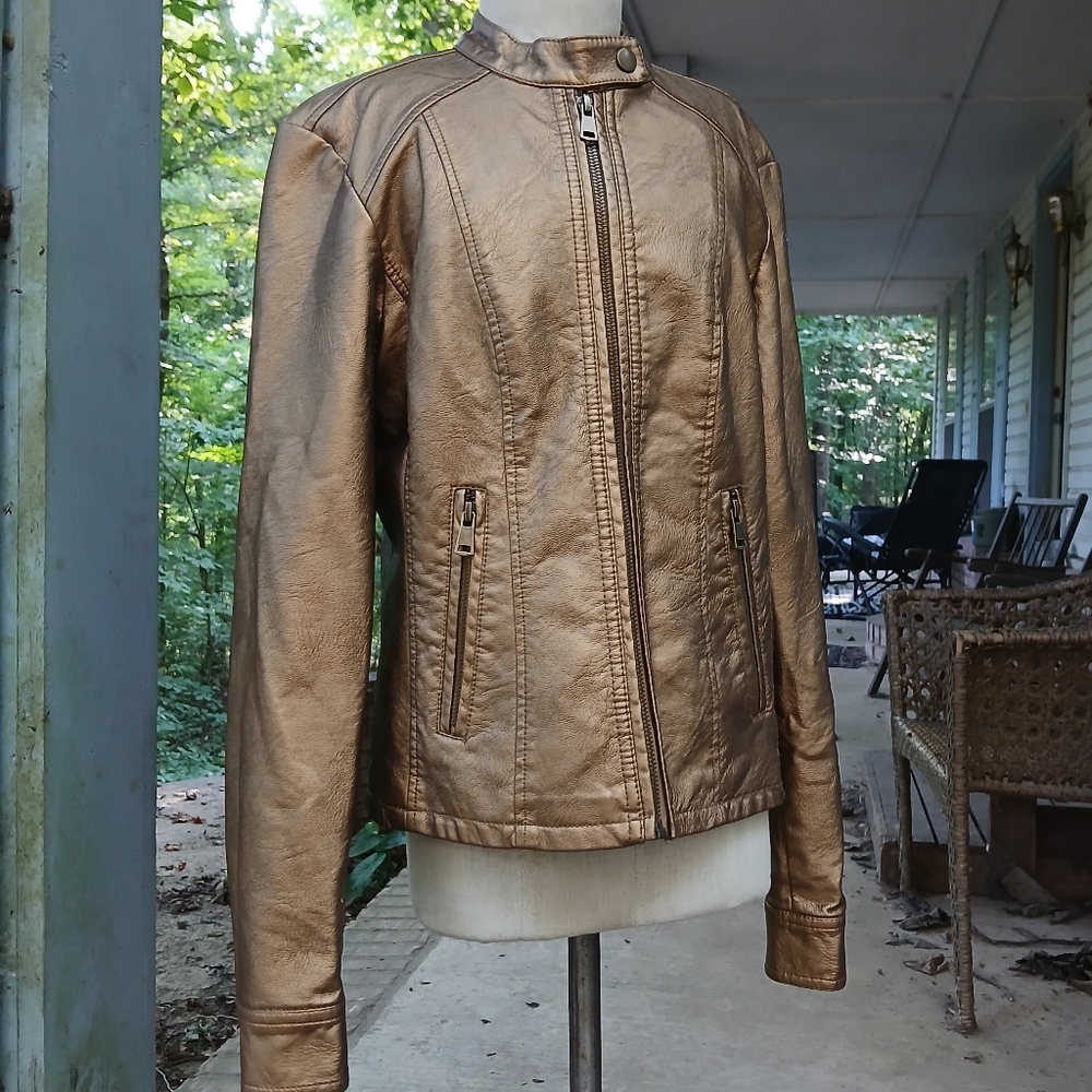 NWT Baccini Gold Metallic faux leather jacket. Womens Sz. SP‎